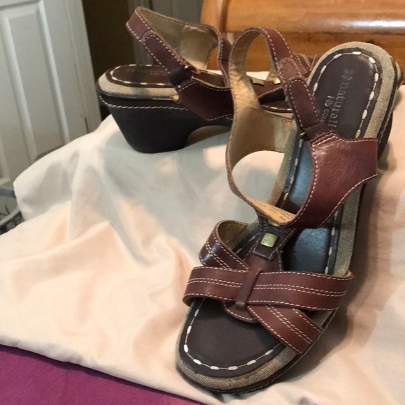 Sandals - Picture 2 of 3